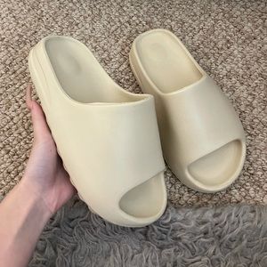 Knock off yeezy slides